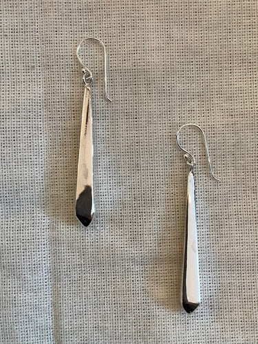 Pointed Teardrop Dangle 4.3cm