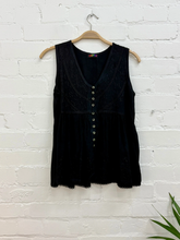 Iciar Button Vest Top