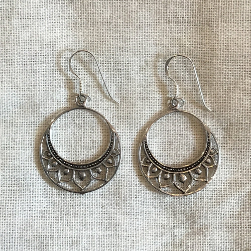 Crescent Filigree Earring 2.3cm